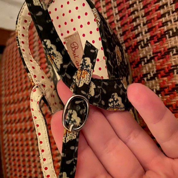 Floral Wedge Sandals by "But Another Innocent Tale..." Size 7.5 - Picture 5 of 7